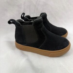 UGG size 9 toddler Camden II Kids Black Suede Boots with Tan Soles